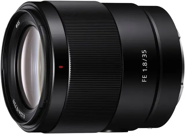 Sony FE 35mm f/1.8 objektiv
