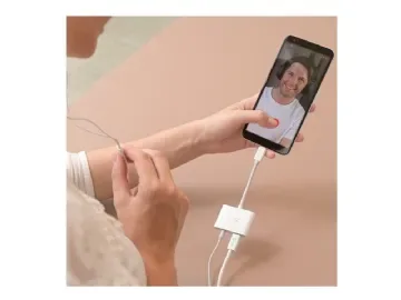j5create JCA122 USB-C till hörlursuttag/laddningsadapter