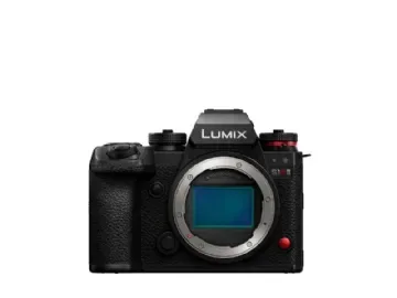 Panasonic Lumix S1RII Body + 24-105mm F/4