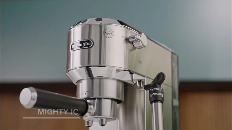 DeLonghi Dedica EC685.M Espressomaskin