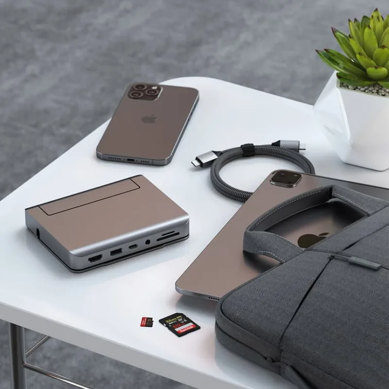 Satechi Aluminum Stand & Hub for iPad