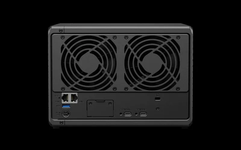 Synology DiskStation DS1525+, 5-bay Plus NAS, AMD Ryzen V1500B, 2xM.2-slot, 2x2.5GbE LAN