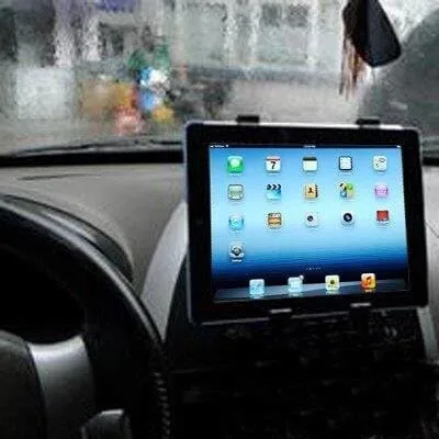 24 Bilhållare för ventilation till iPad /