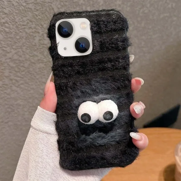 24 Fluffigt Bakskal till iPhone 15 Plus
