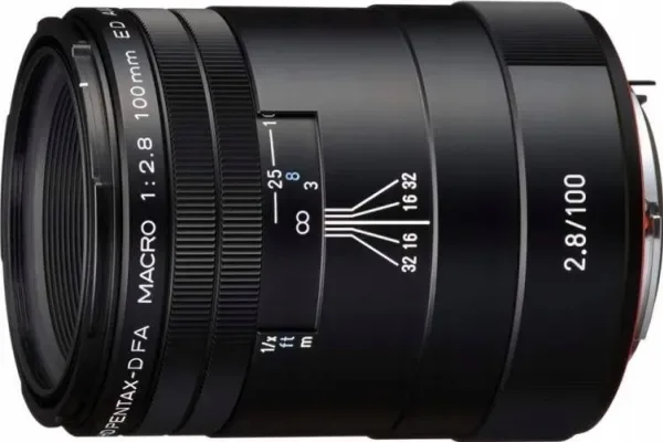 HD Pentax D-FA 100mm f/2.8 Macro ED AW lens, black