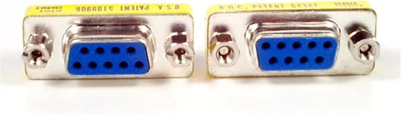 StarTech.com Slimline DB9 seriell kön Changer