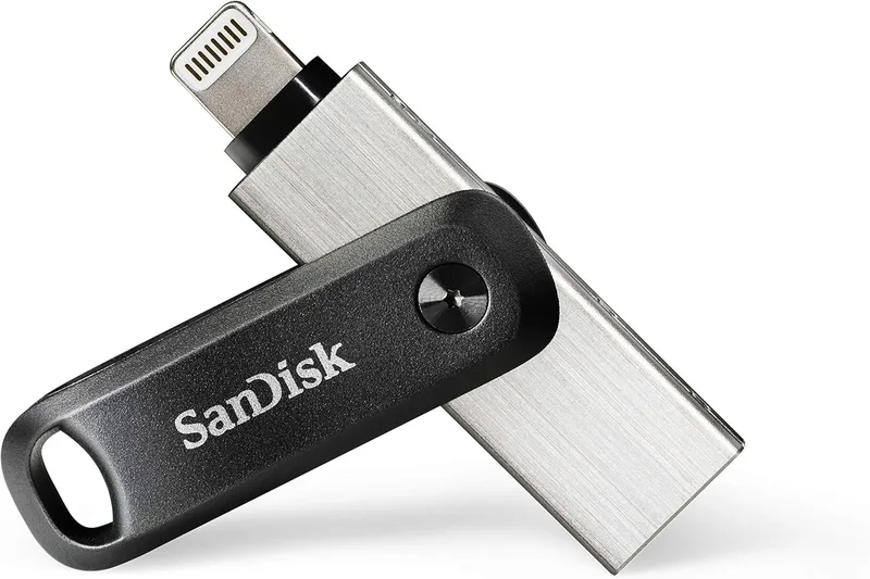 SanDisk 64 GB iXpand Flash Drive Go