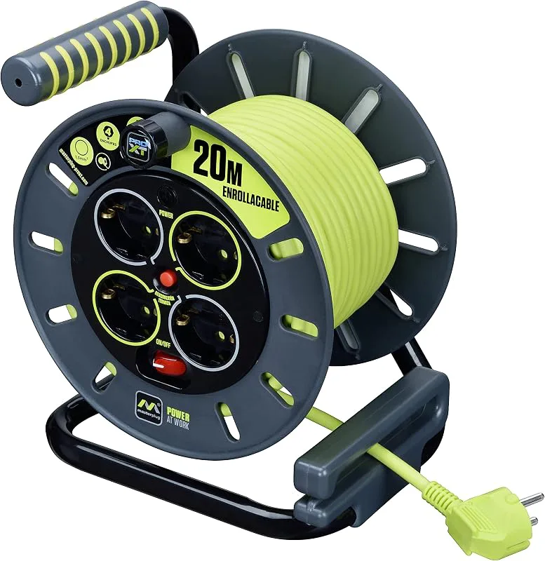 Masterplug Pro-XT fyra uttag öppen spiral kabeldragning