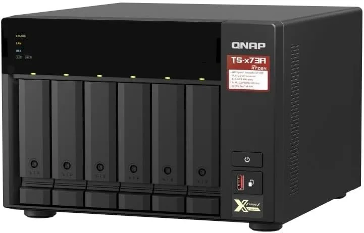 Qnap TS-673A turbostation NAS med 6-bay (AMD Ryzen™ inbyggda V1500B 4-kärna/8-tråd 2,2 GHz 8 GB DDR4 RAM 2xRJ-45 2,5 GbE LAN-port) IronWolf Bundle, fä