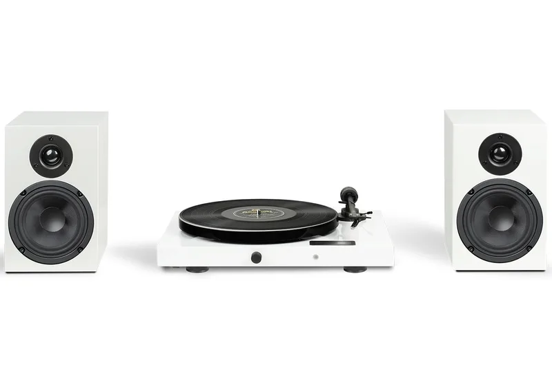 Pro-Ject Jukebox E1 + högtalarbox 5 E – allt-i-ett stereoset med Bluetooth – skivspelare med fonotrap och högtalare – vit