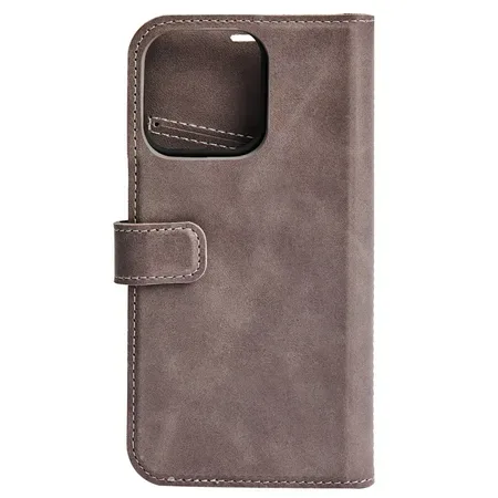 Essentials iPhone 13 Pro leather wallet