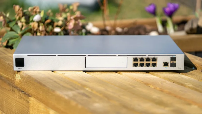 Ubiquiti Dream Machine allt-i-ett router