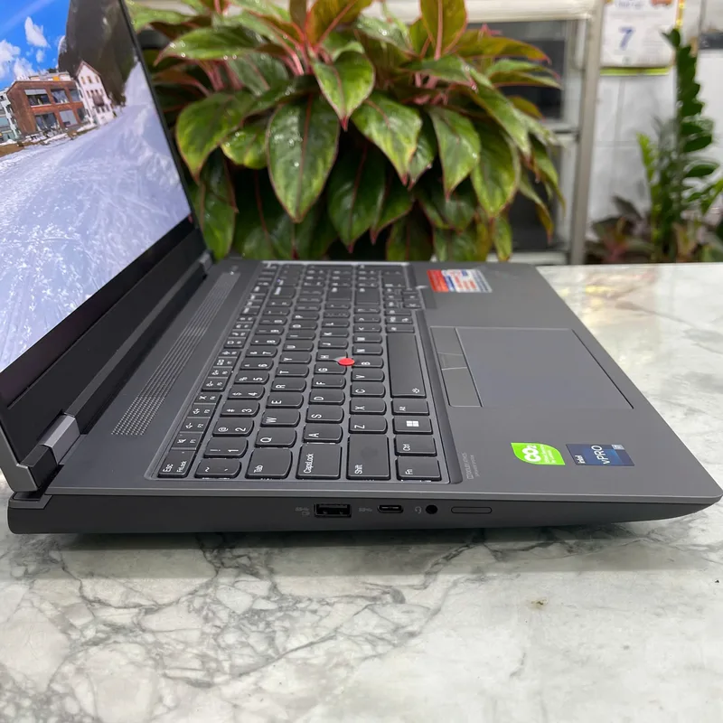 LENOVO P16 G1 i7-12850HX 32GB 512GB