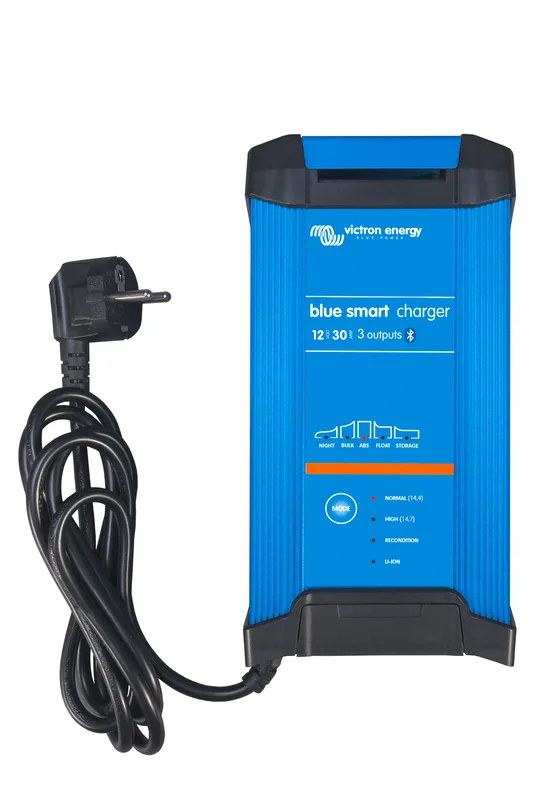 Victron Energy Blue Smart IP22 12-Volt 30 amp 230V