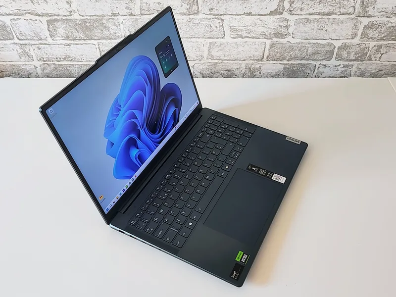 Lenovo Yoga Pro 9i i7/16/1000