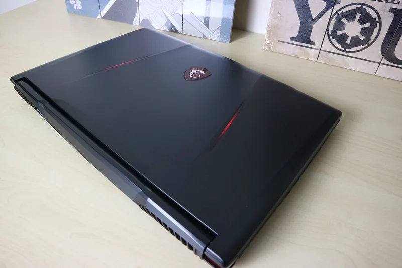 GL63 9SD-881NE