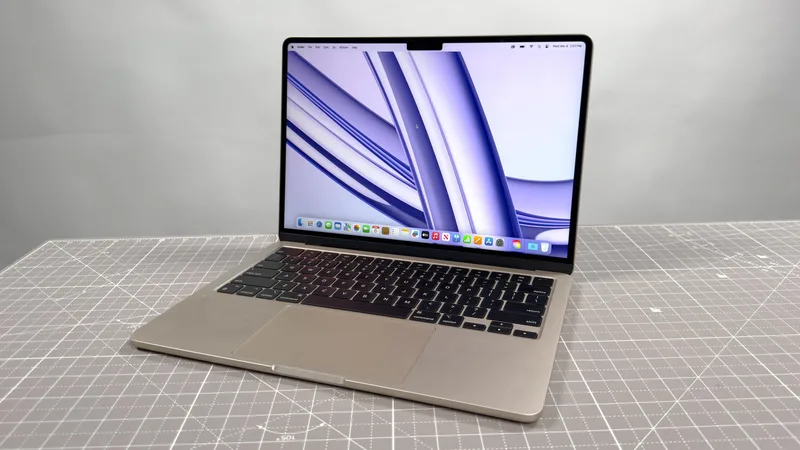 MacBook Air 13 M3 10C GPU/16/256GB