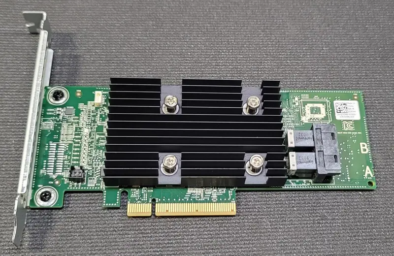 Dell 0J7TNV / LSI SAS3008 HBA330+ 8-port SAS (12 Gbps)/SATA (6 Gbps)