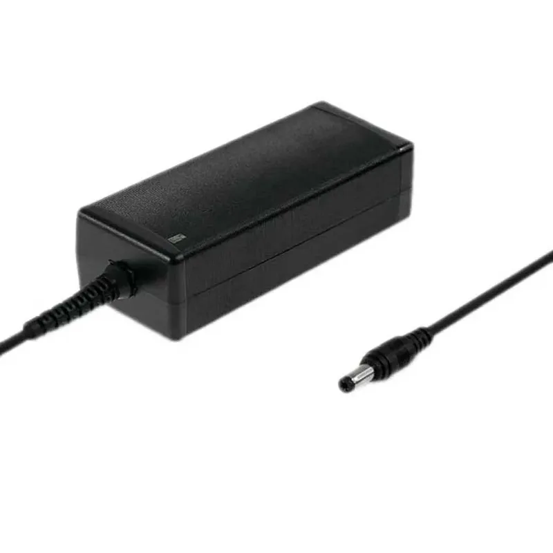 Qoltec Mains charger strömadapter